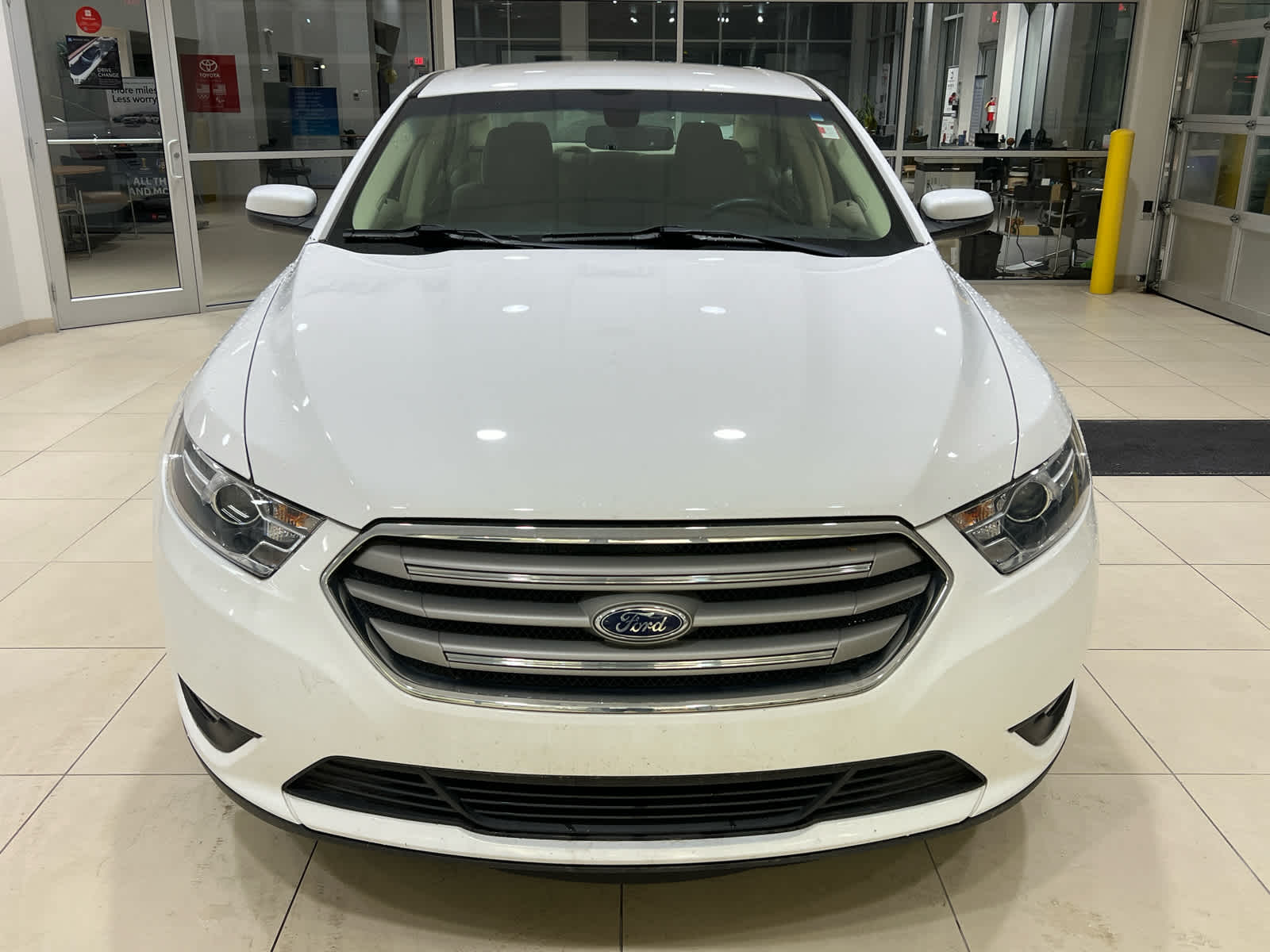 ford taurus 2018 1FAHP2E83JG115067 image ford taurus 2018 1FAHP2E83JG115067 image