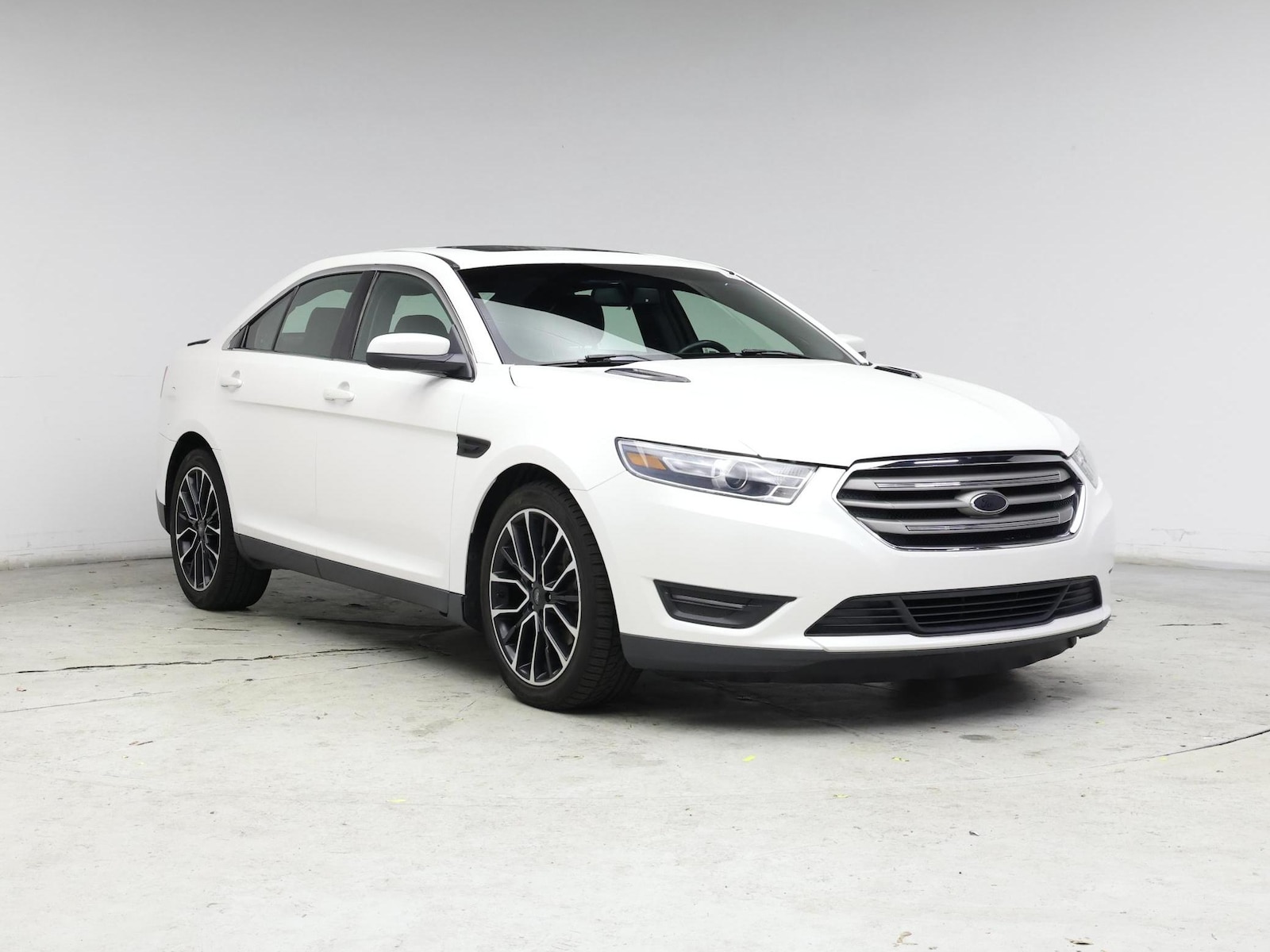 ford taurus 2018 1FAHP2E82JG111589 image ford taurus 2018 1FAHP2E82JG111589 image