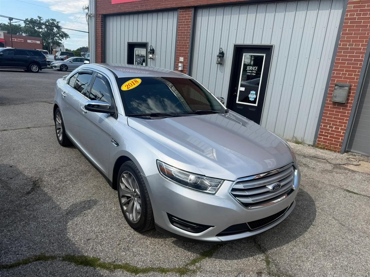 ford taurus 2018 1FAHP2F89JG109384 image ford taurus 2018 1FAHP2F89JG109384 image