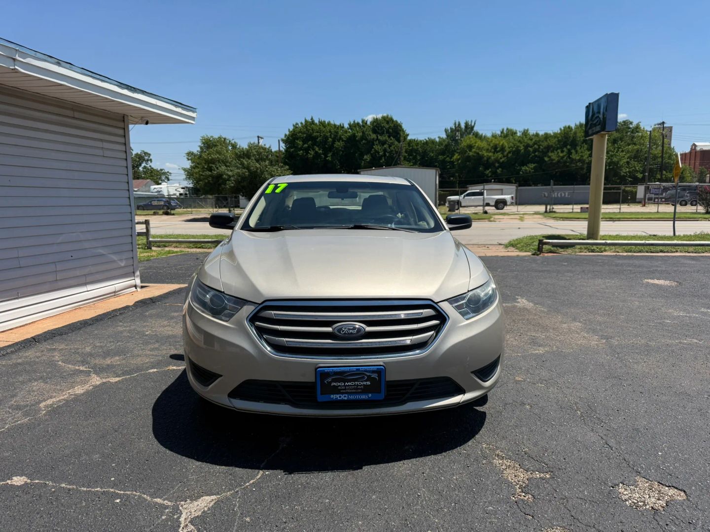 ford taurus 2017 1FAHP2D85HG120718 image ford taurus 2017 1FAHP2D85HG120718 image