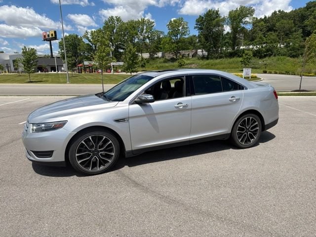 ford taurus 2017 1FAHP2J82HG129655 image ford taurus 2017 1FAHP2J82HG129655 image