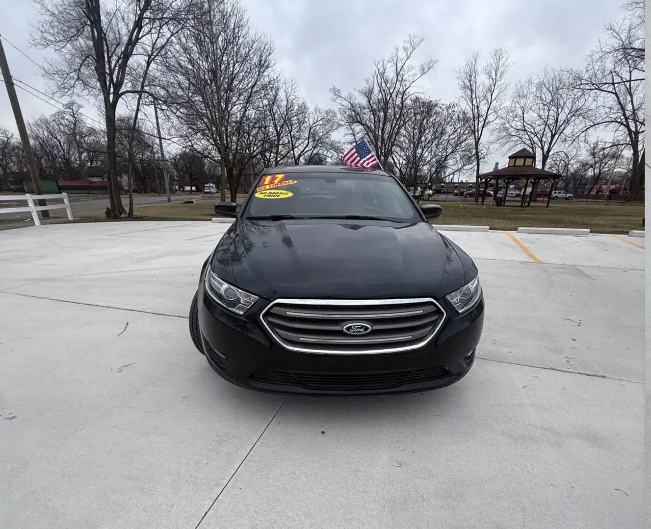 ford taurus 2017 1FAHP2E85HG134827 image ford taurus 2017 1FAHP2E85HG134827 image