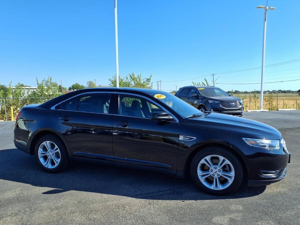 ford taurus 2017 1FAHP2E81HG126983 image ford taurus 2017 1FAHP2E81HG126983 image
