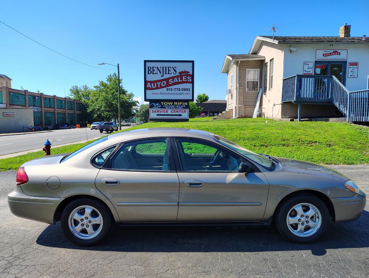 ford taurus 2004 1FAFP53264G187523 image ford taurus 2004 1FAFP53264G187523 image