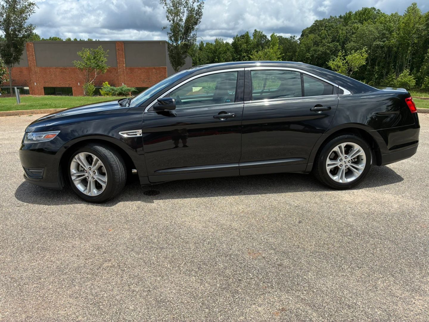ford taurus 2013 1FAHP2E96DG143300 image ford taurus 2013 1FAHP2E96DG143300 image