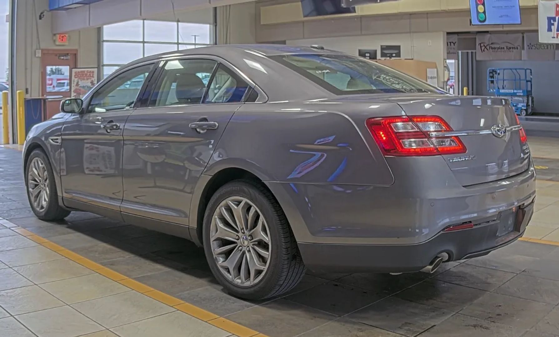 ford taurus 2014 1FAHP2F82EG101598 image ford taurus 2014 1FAHP2F82EG101598 image