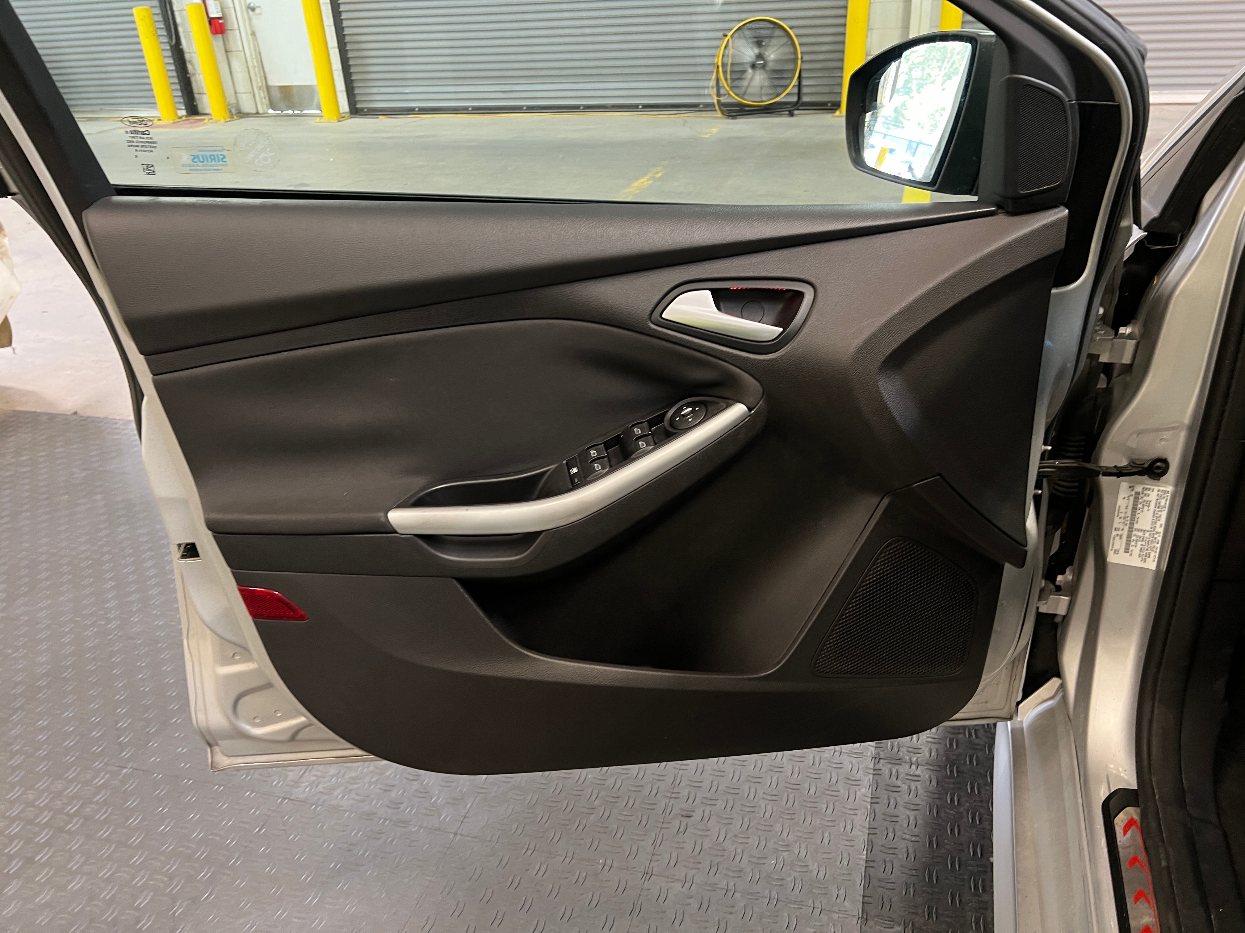 ford focus 2013 1FADP3L9XDL363330 image ford focus 2013 1FADP3L9XDL363330 image