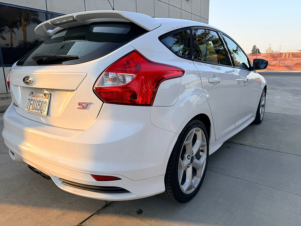 ford focus 2014 1FADP3L9XEL305929 image ford focus 2014 1FADP3L9XEL305929 image