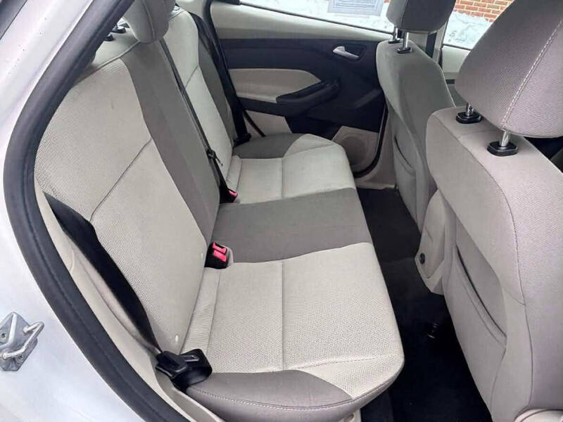ford focus 2014 1FADP3F22EL189222 image ford focus 2014 1FADP3F22EL189222 image