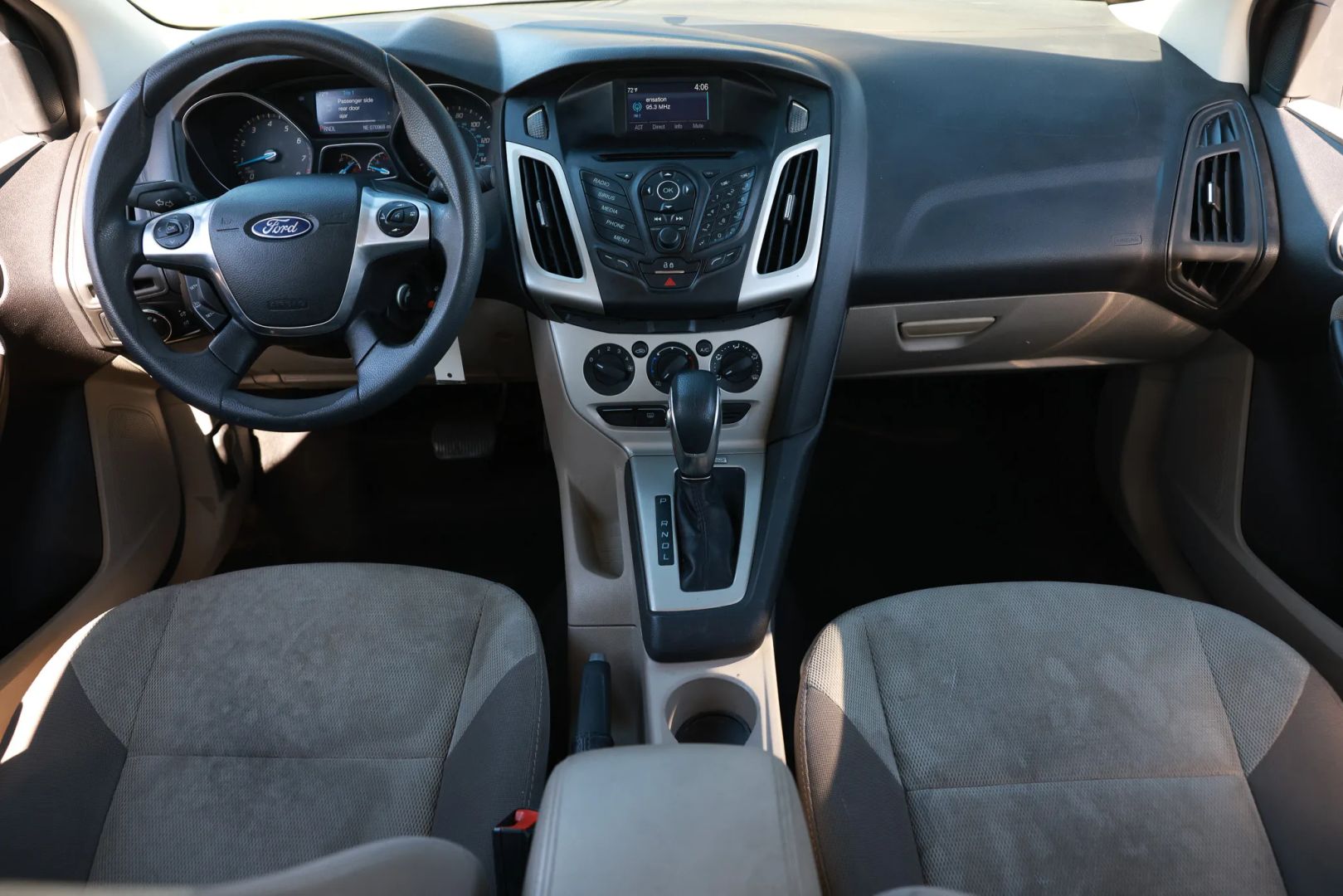 ford focus 2014 1FADP3F21EL410292 image ford focus 2014 1FADP3F21EL410292 image