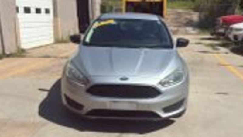 ford focus 2015 1FADP3E2XFL348118 image ford focus 2015 1FADP3E2XFL348118 image