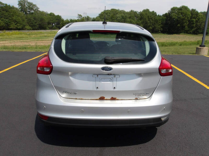 ford focus 2015 1FADP3N26FL239784 image ford focus 2015 1FADP3N26FL239784 image