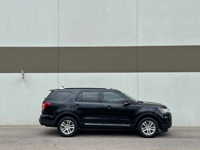 ford explorer 2018 1FM5K8D82JGA62681 image ford explorer 2018 1FM5K8D82JGA62681 image
