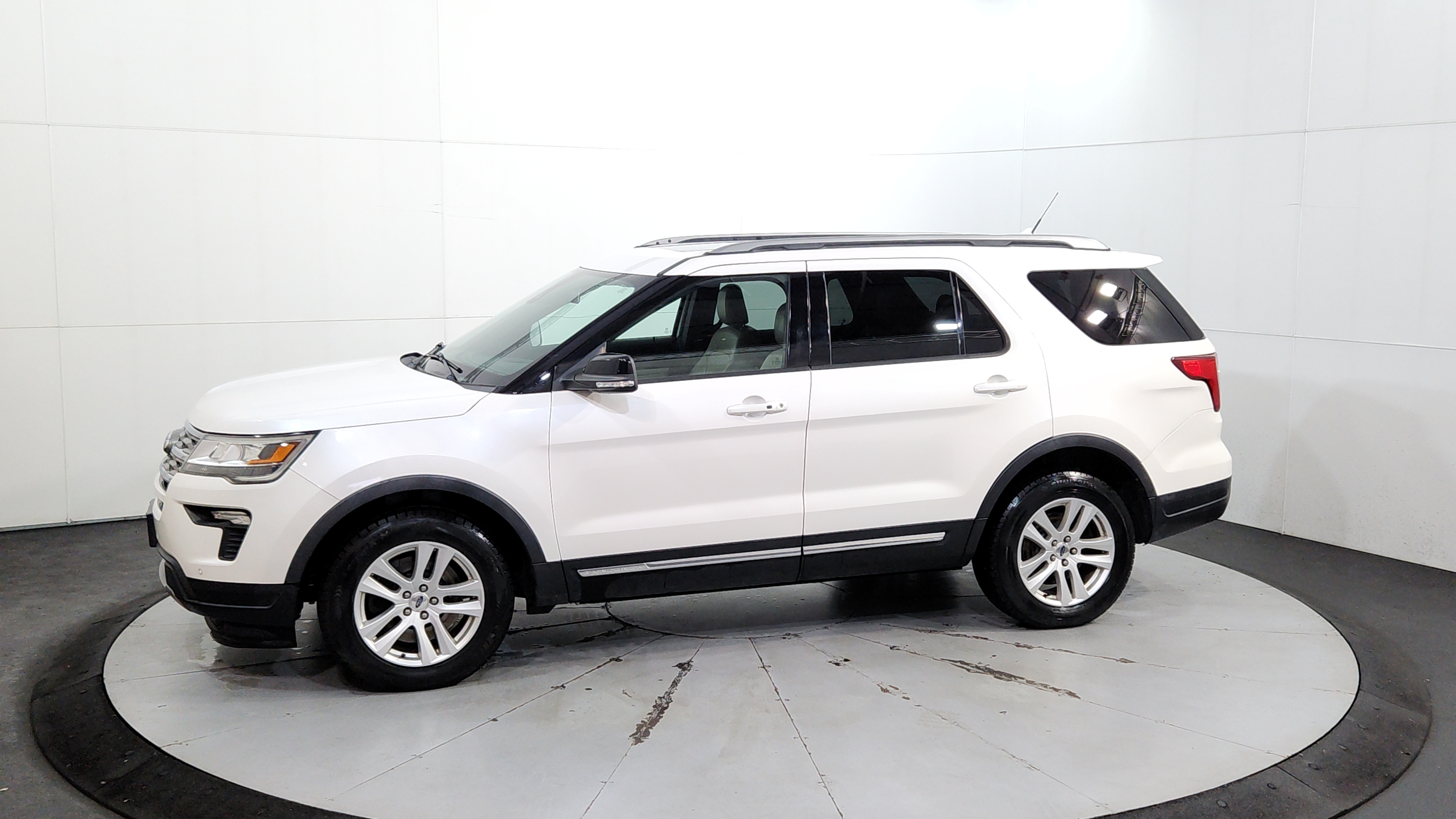 ford explorer 2018 1FM5K8D83JGB69917 image ford explorer 2018 1FM5K8D83JGB69917 image