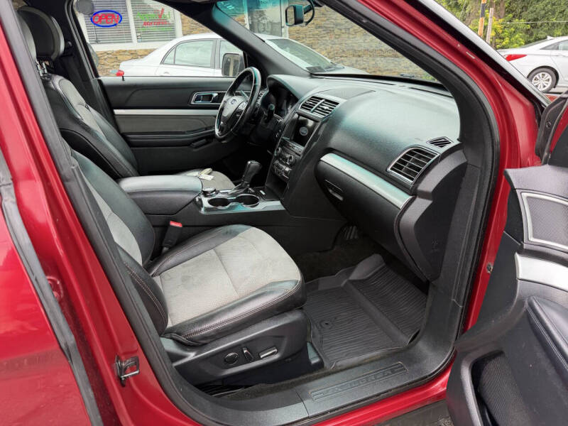 ford explorer 2017 1FM5K8D83HGA02032 image ford explorer 2017 1FM5K8D83HGA02032 image