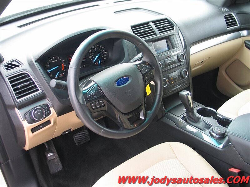 ford explorer 2017 1FM5K8B83HGB41600 image ford explorer 2017 1FM5K8B83HGB41600 image
