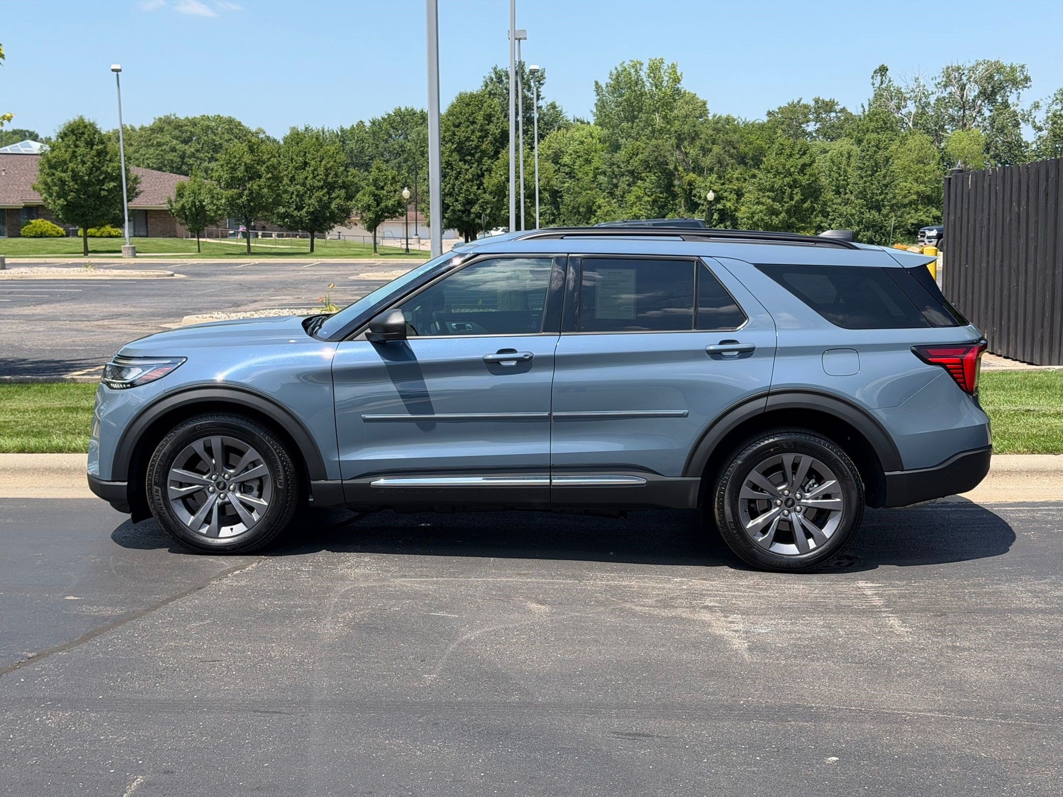 ford explorer 2025 1FMUK8DH8SGA12610 image ford explorer 2025 1FMUK8DH8SGA12610 image