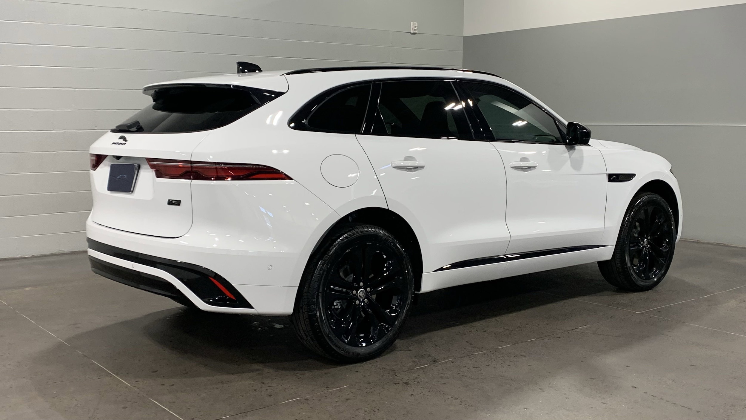 jaguar f-pace 2026 SADCT2EX1TA757031 image jaguar f-pace 2026 SADCT2EX1TA757031 image