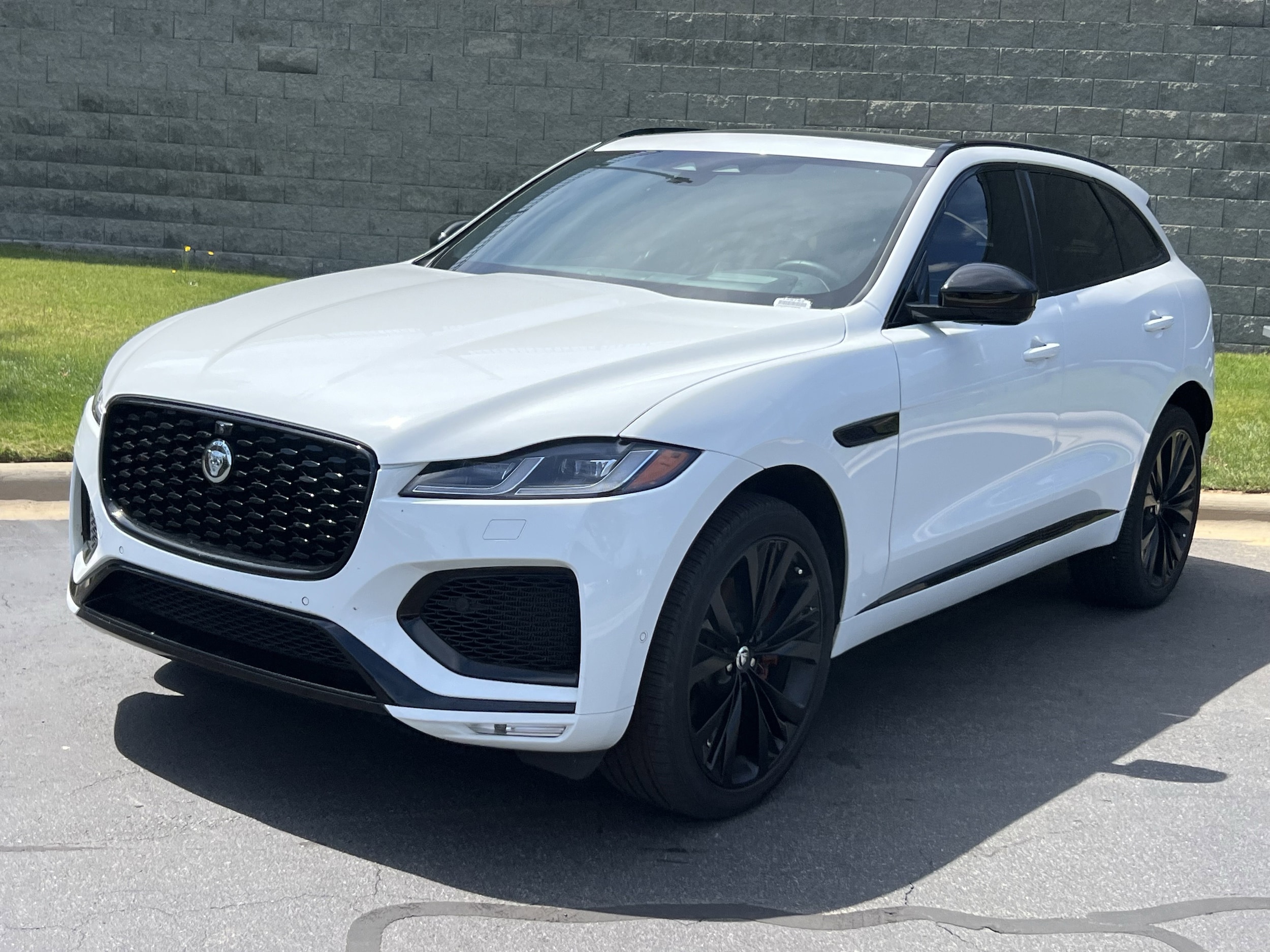 jaguar f-pace 2026 SADCT2FU0TA759762 image jaguar f-pace 2026 SADCT2FU0TA759762 image