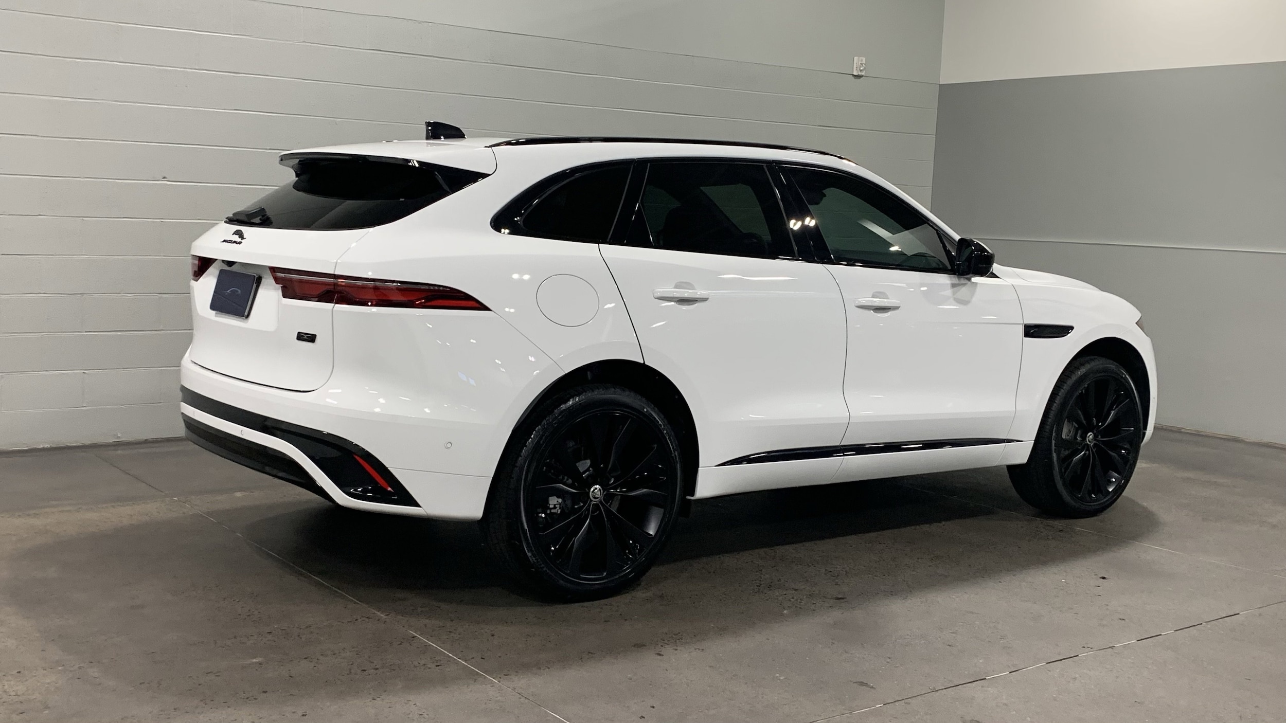 jaguar f-pace 2026 SADCT2EX1TA759569 image jaguar f-pace 2026 SADCT2EX1TA759569 image