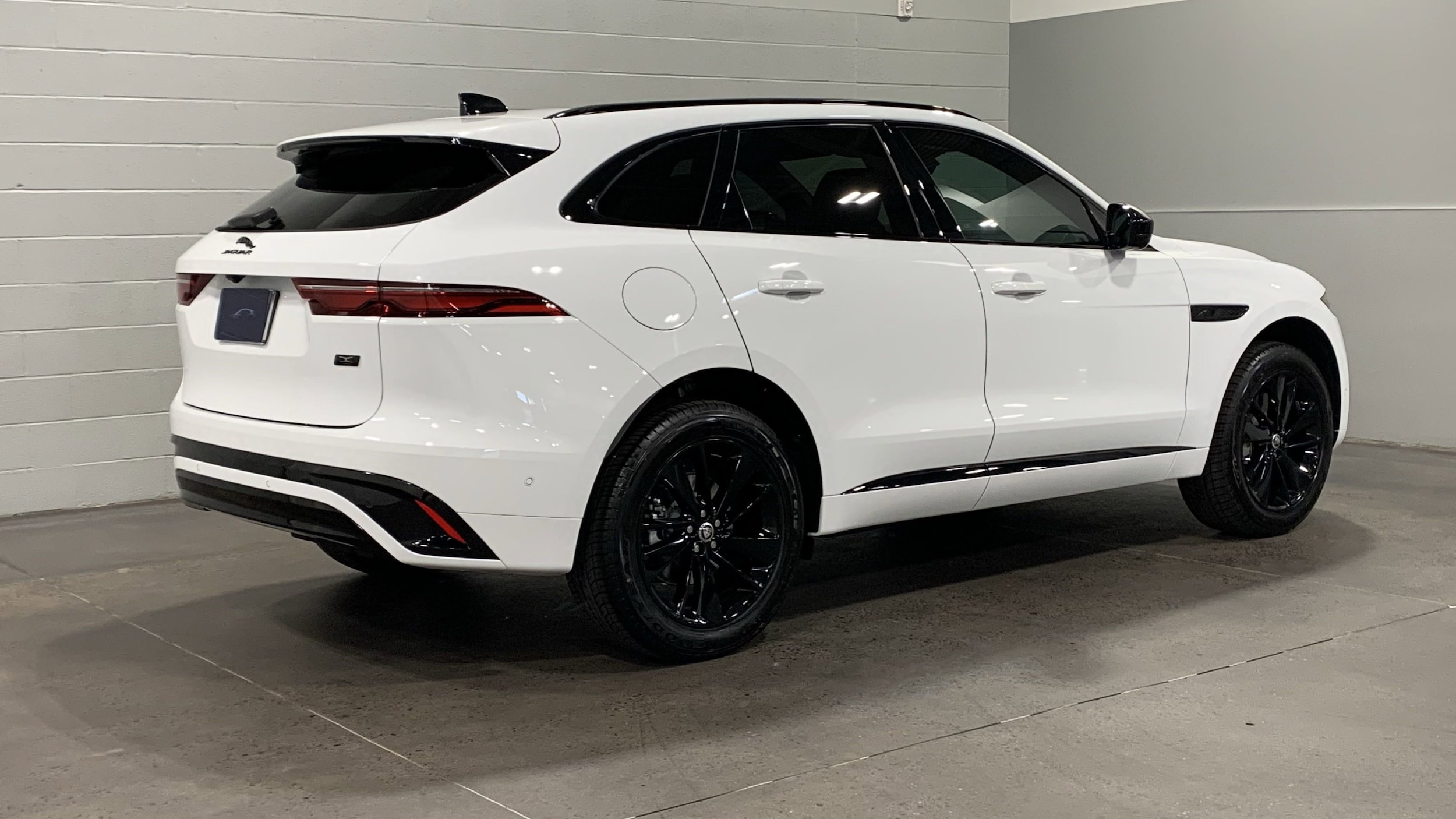 jaguar f-pace 2026 SADCT2EX9TA757052 image jaguar f-pace 2026 SADCT2EX9TA757052 image