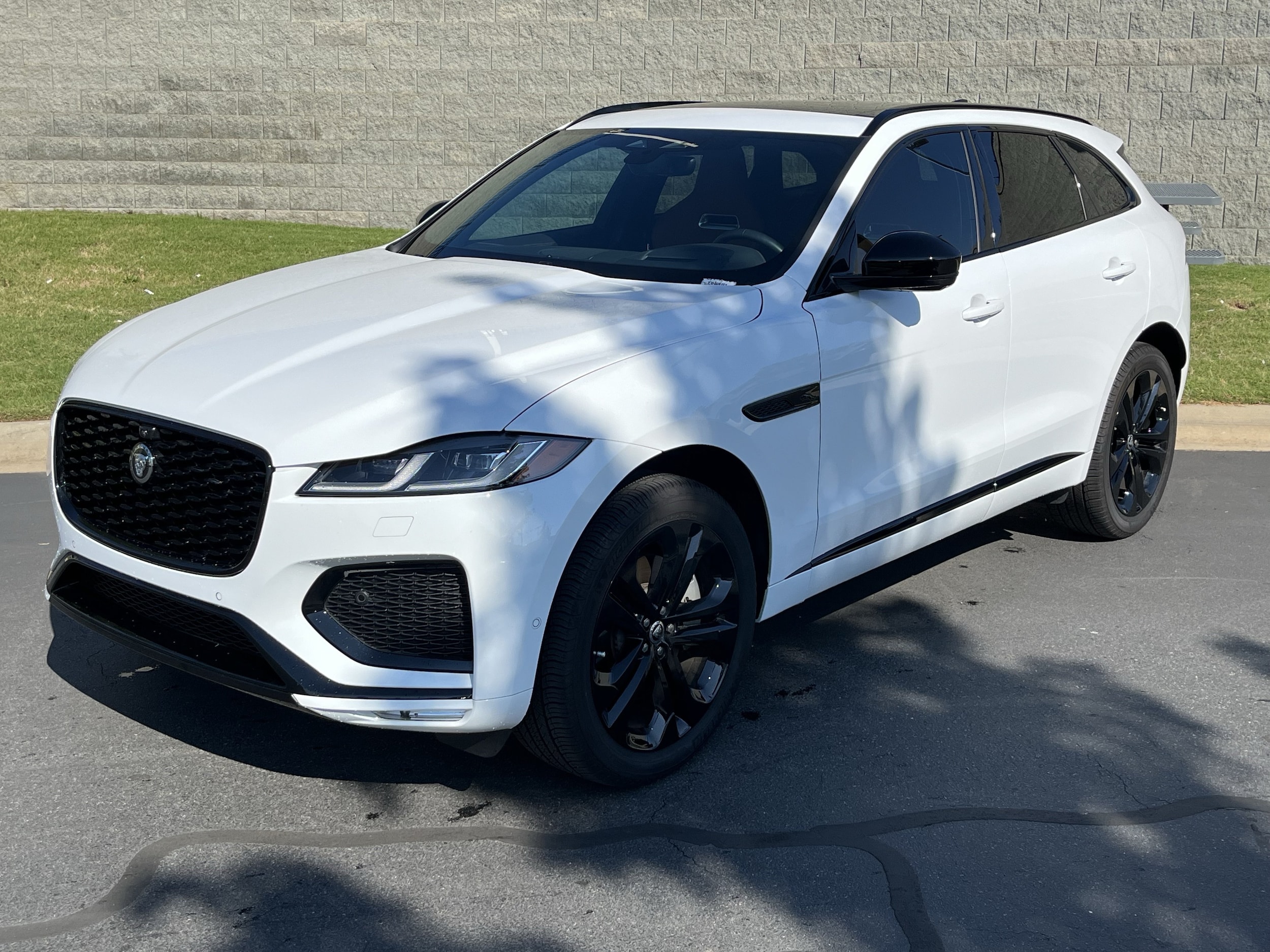 jaguar f-pace 2026 SADCT2EX3TA755491 image jaguar f-pace 2026 SADCT2EX3TA755491 image