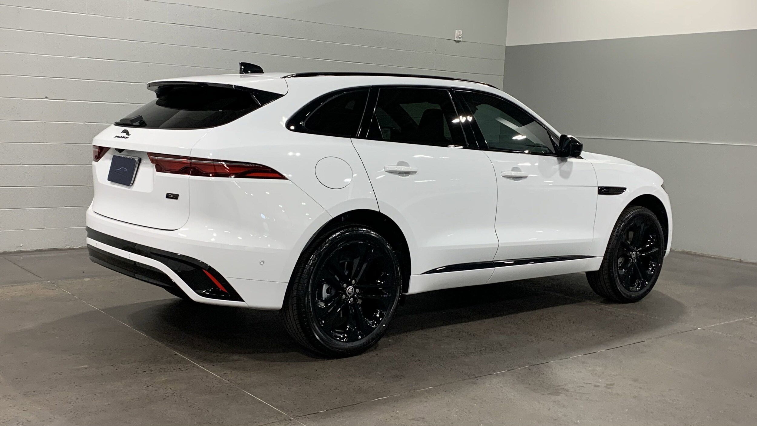 jaguar f-pace 2026 SADCT2EX1TA757112 image jaguar f-pace 2026 SADCT2EX1TA757112 image