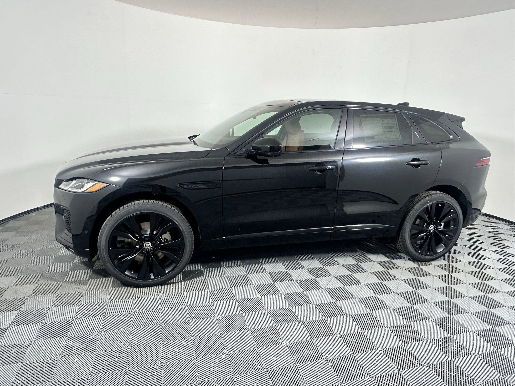 jaguar f-pace 2026 SADCT2FU6TA759278 image jaguar f-pace 2026 SADCT2FU6TA759278 image