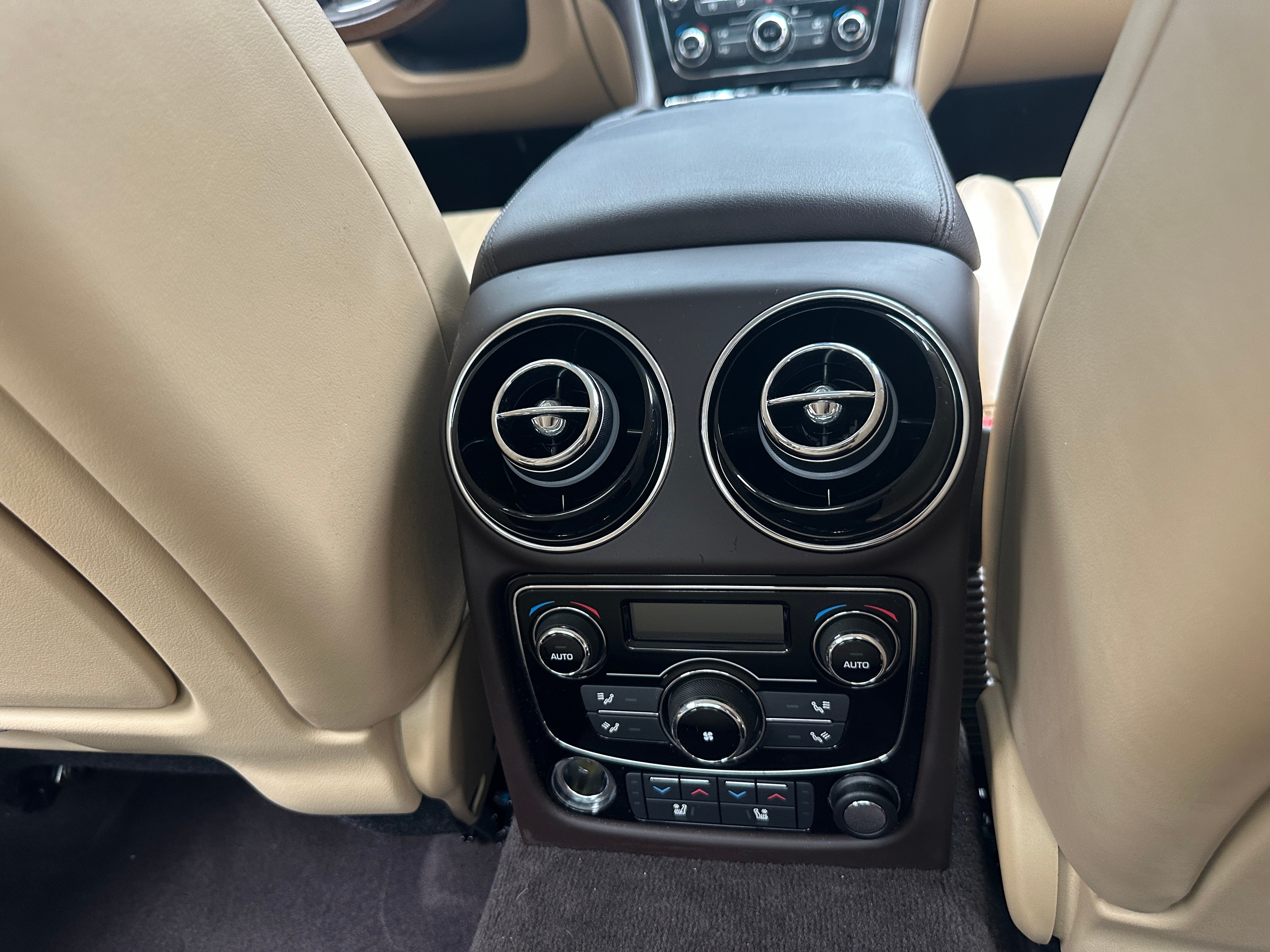 jaguar xj 2018 SAJWJ1CD1J8W13969 image jaguar xj 2018 SAJWJ1CD1J8W13969 image