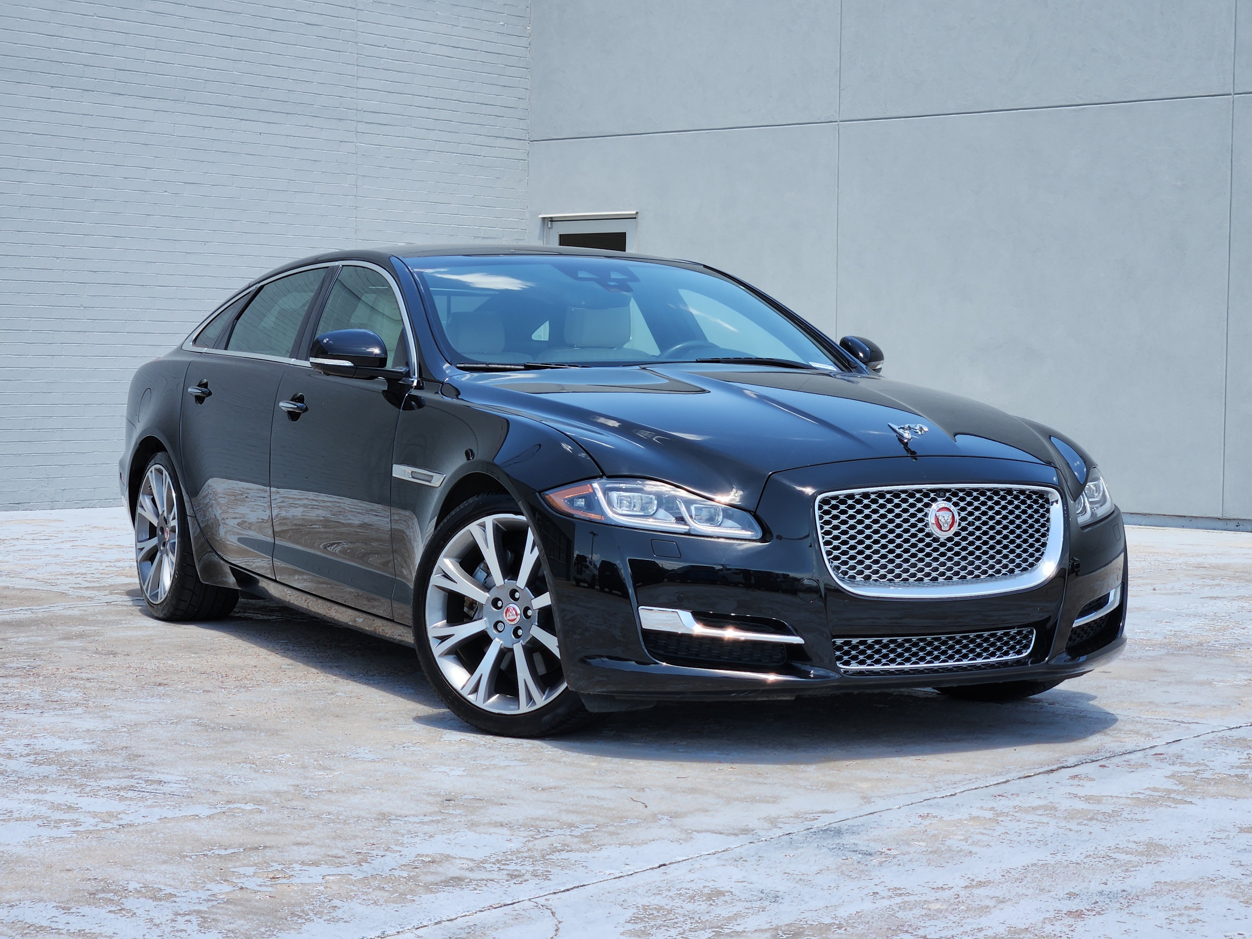 jaguar xj 2018 SAJWA2G75J8W13550 image jaguar xj 2018 SAJWA2G75J8W13550 image