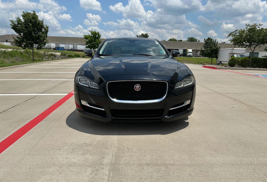 jaguar xj 2017 SAJWA1C73H8W09975 image jaguar xj 2017 SAJWA1C73H8W09975 image