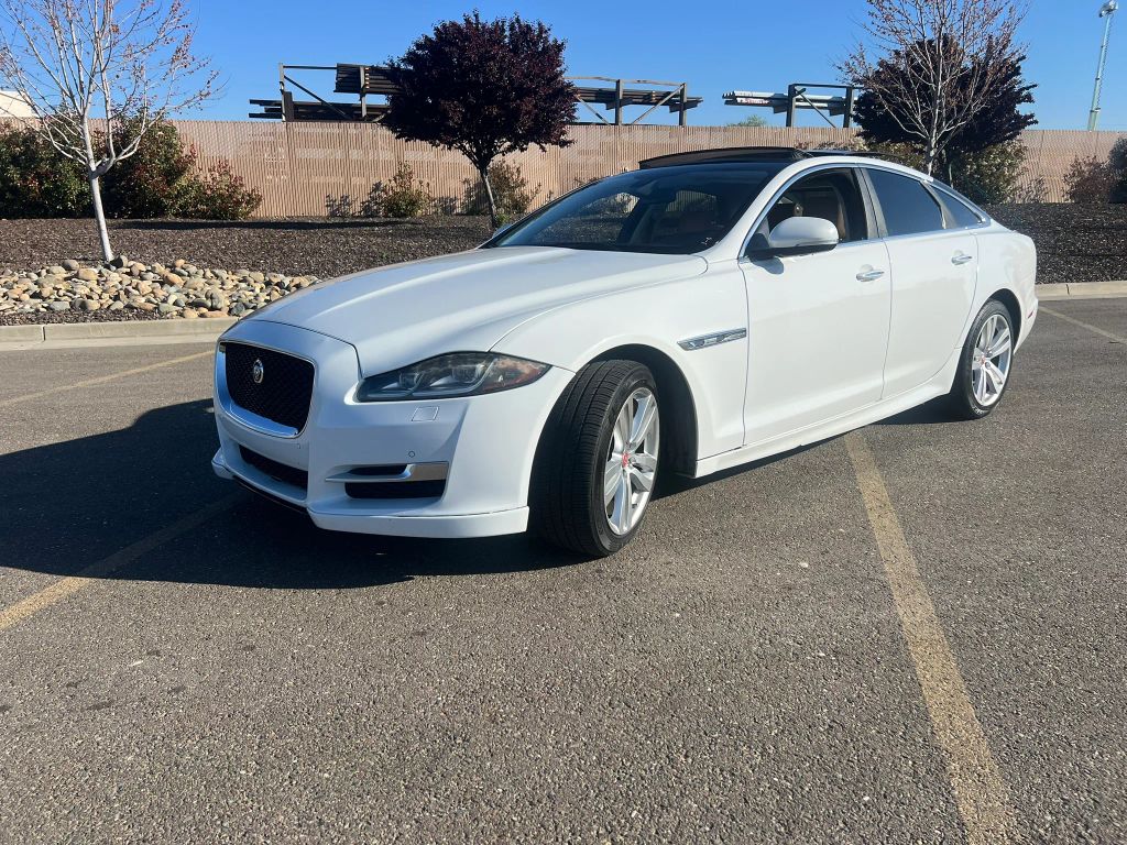 jaguar xj 2017 SAJWA1C7XH8W10511 image jaguar xj 2017 SAJWA1C7XH8W10511 image