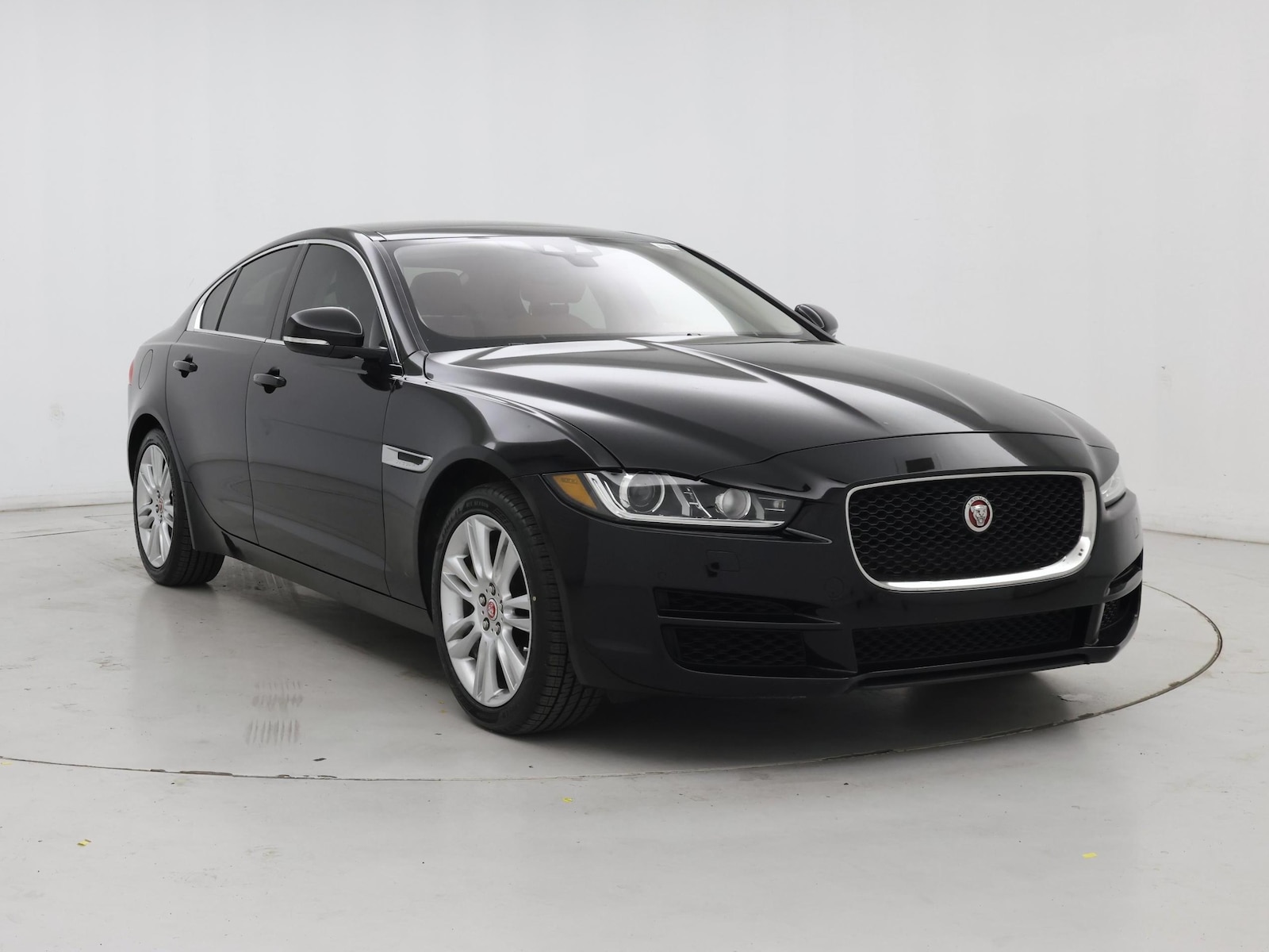 jaguar xe 2019 SAJAJ4FX6KCP46730 image jaguar xe 2019 SAJAJ4FX6KCP46730 image