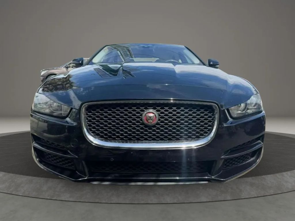 jaguar xe 2018 SAJAD4GX5JCP37408 image jaguar xe 2018 SAJAD4GX5JCP37408 image