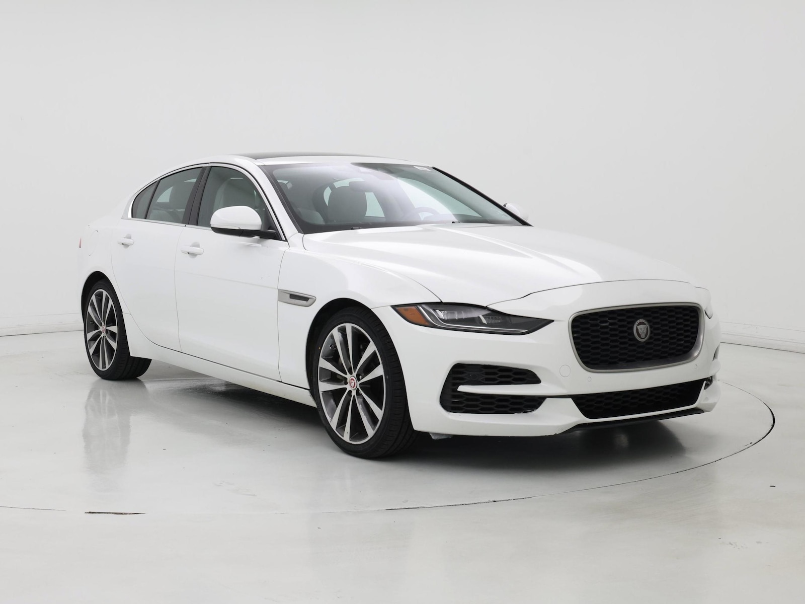 jaguar xe 2020 SAJAE4FXXLCP60250 image jaguar xe 2020 SAJAE4FXXLCP60250 image