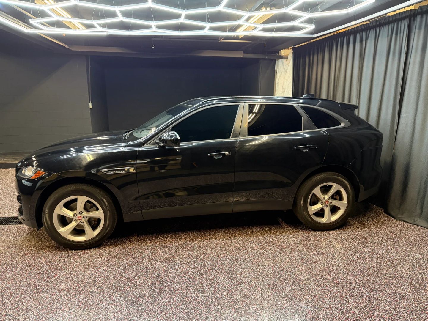 jaguar f-pace 2018 SADCJ2FX9JA322016 image jaguar f-pace 2018 SADCJ2FX9JA322016 image