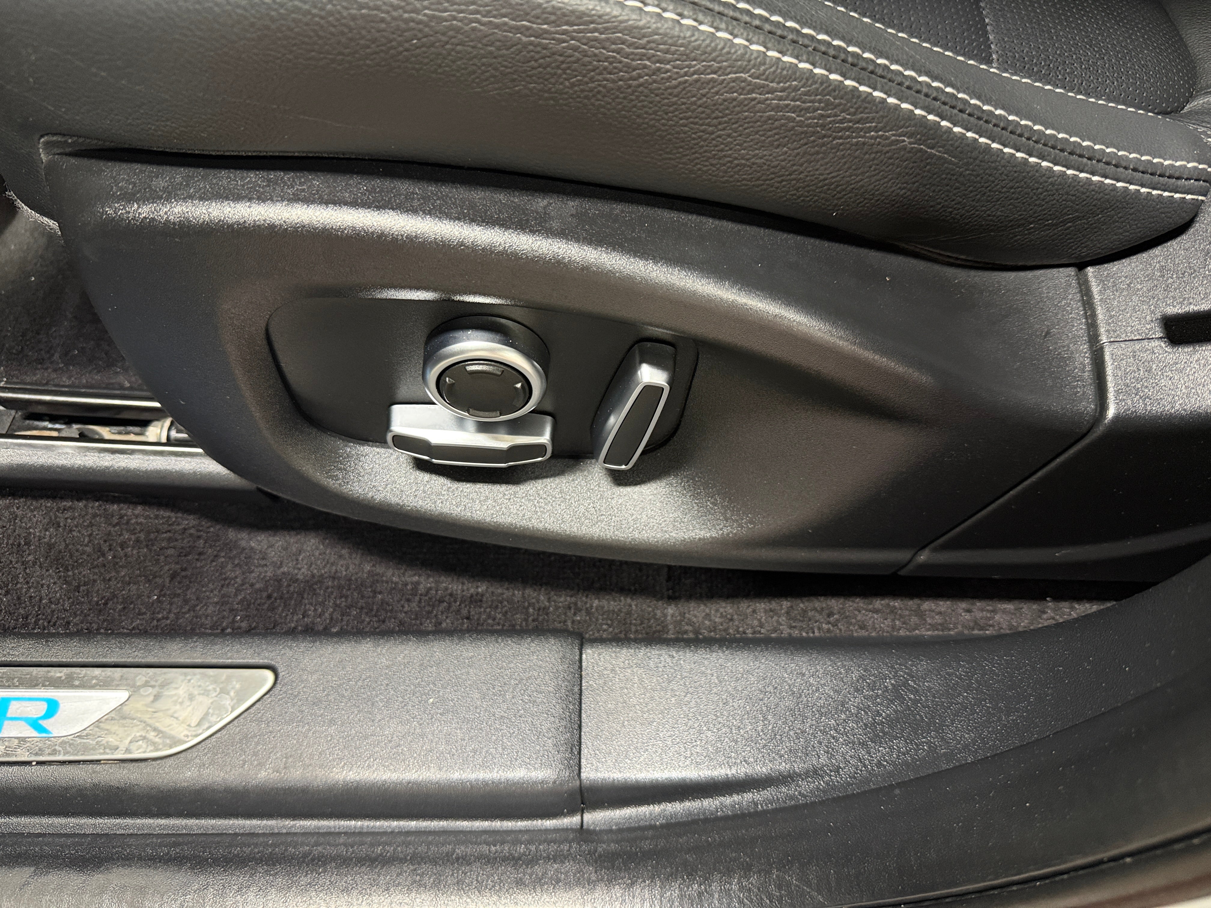 jaguar e-pace 2021 SADF12GX7M1022538 image jaguar e-pace 2021 SADF12GX7M1022538 image