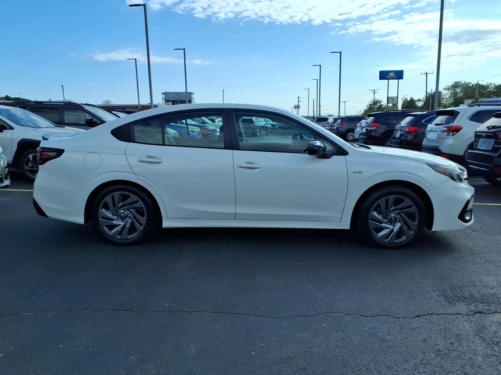 subaru legacy 2024 4S3BWGG68R3008515 image subaru legacy 2024 4S3BWGG68R3008515 image