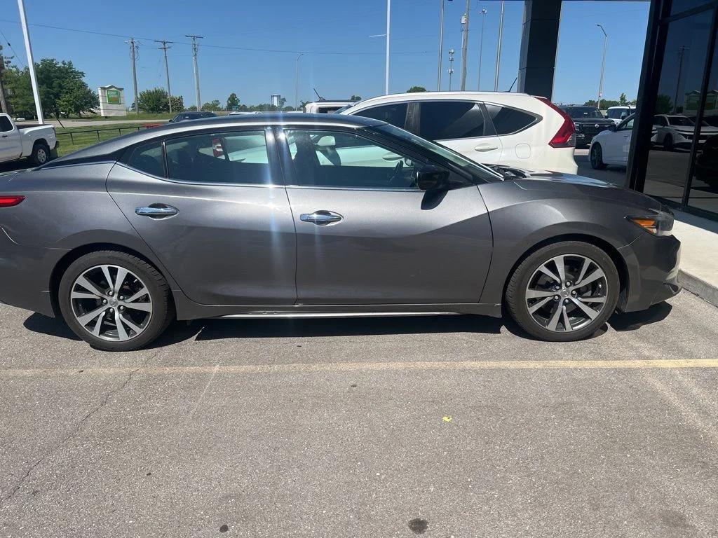 nissan maxima 2017 1N4AA6AP7HC370507 image nissan maxima 2017 1N4AA6AP7HC370507 image