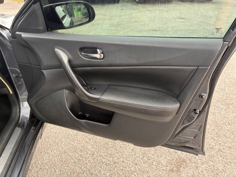 nissan maxima 2011 1N4AA5AP5BC815621 image nissan maxima 2011 1N4AA5AP5BC815621 image