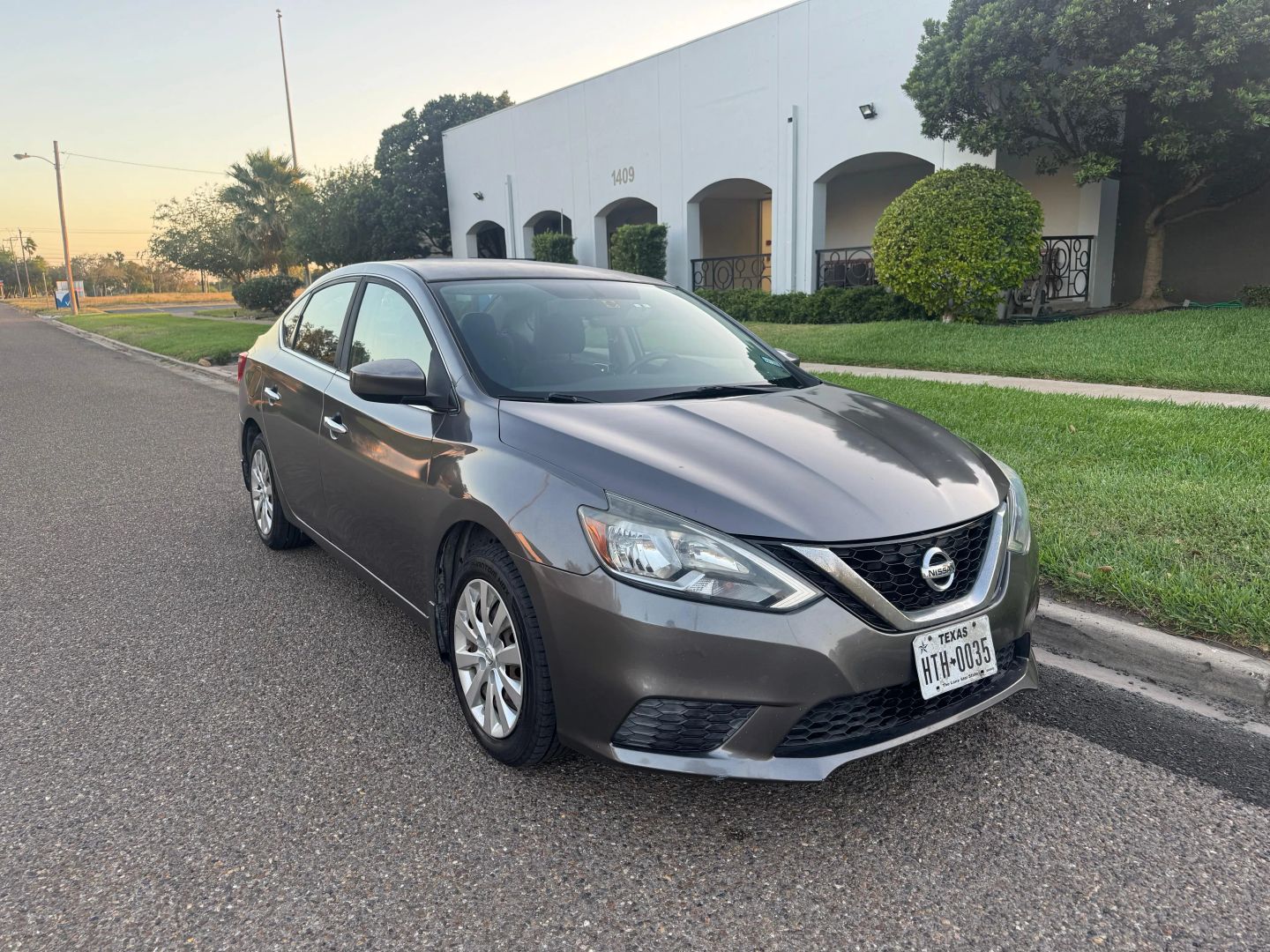 nissan sentra 2016 3N1AB7AP4GY242652 image nissan sentra 2016 3N1AB7AP4GY242652 image