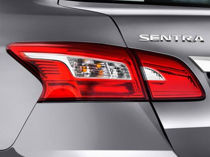 nissan sentra 2018 3N1CB7AP2JY208693 image nissan sentra 2018 3N1CB7AP2JY208693 image