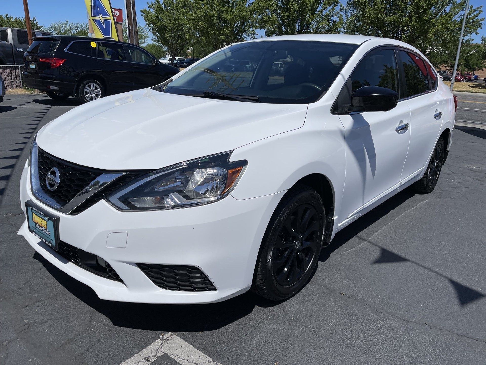 nissan sentra 2018 3N1AB7AP6JY281640 image nissan sentra 2018 3N1AB7AP6JY281640 image