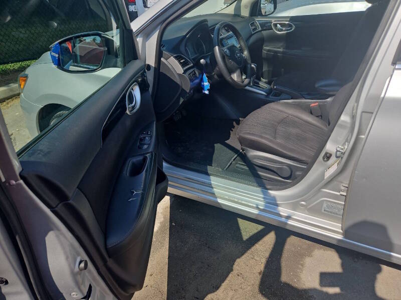 nissan sentra 2018 3N1AB7AP4JY261810 image nissan sentra 2018 3N1AB7AP4JY261810 image