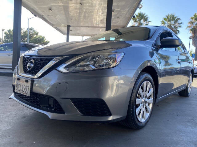 nissan sentra 2018 3N1AB7AP5JY329595 image nissan sentra 2018 3N1AB7AP5JY329595 image