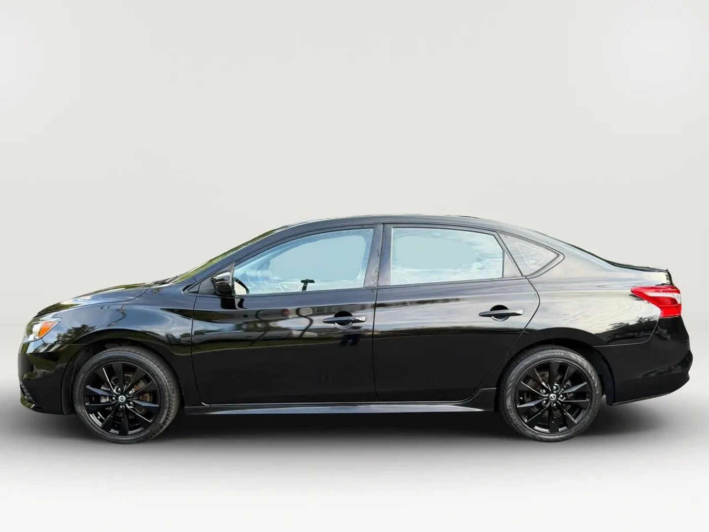 nissan sentra 2018 3N1AB7APXJY236460 image nissan sentra 2018 3N1AB7APXJY236460 image