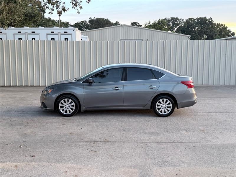 nissan sentra 2017 3N1AB7AP6HY281745 image nissan sentra 2017 3N1AB7AP6HY281745 image