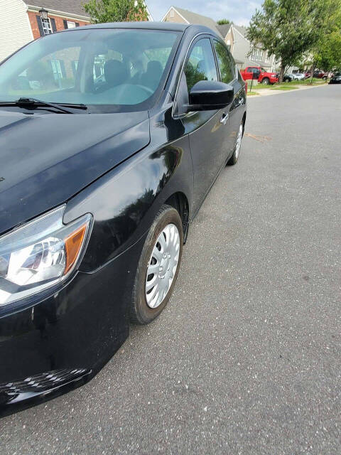 nissan sentra 2017 3N1AB7AP1HY370400 image nissan sentra 2017 3N1AB7AP1HY370400 image