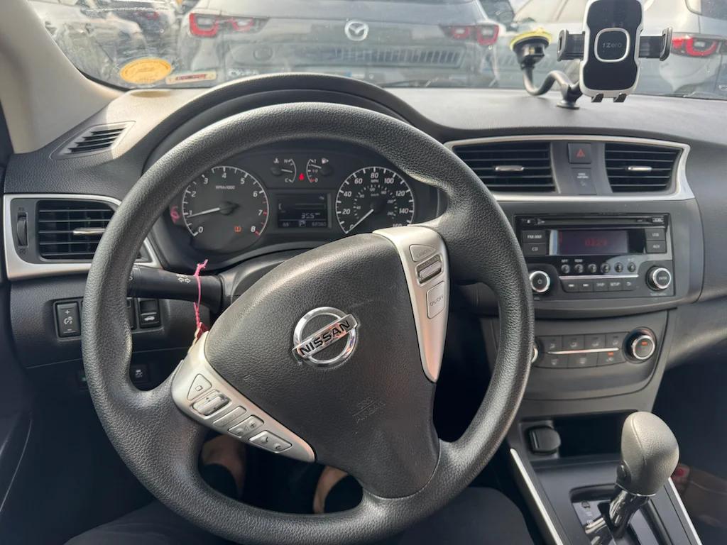 nissan sentra 2017 3N1AB7AP6HY383370 image nissan sentra 2017 3N1AB7AP6HY383370 image