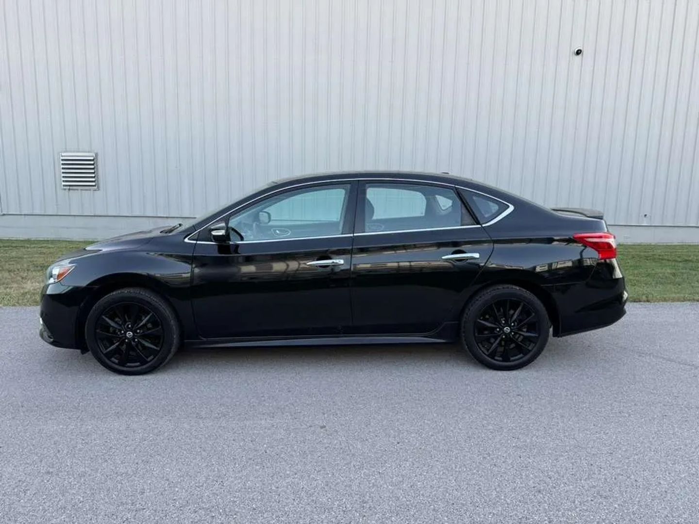 nissan sentra 2017 3N1AB7AP1HY266294 image nissan sentra 2017 3N1AB7AP1HY266294 image